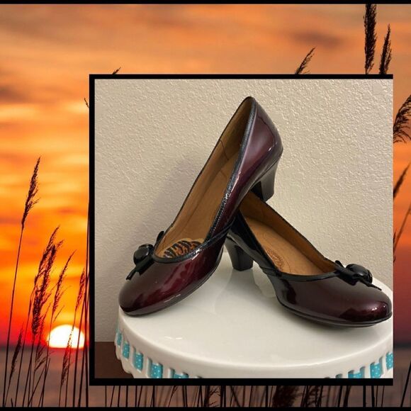 👠👠Sofft Maroon Patent Side Buttons & Bows Leather Heels Pumps!! Almost new!! - Picture 1 of 10